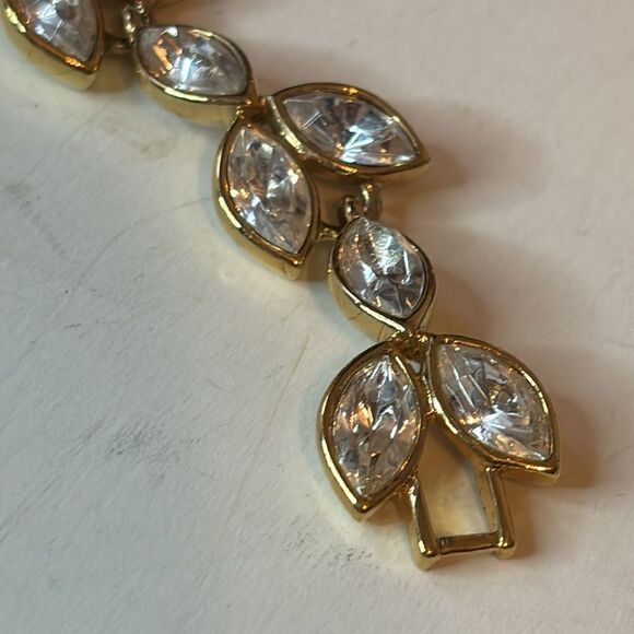 Vintage Gold Tone Clear Crystal Interlocking Leaf Tennis Bracelet 7” - Picture 2 of 7